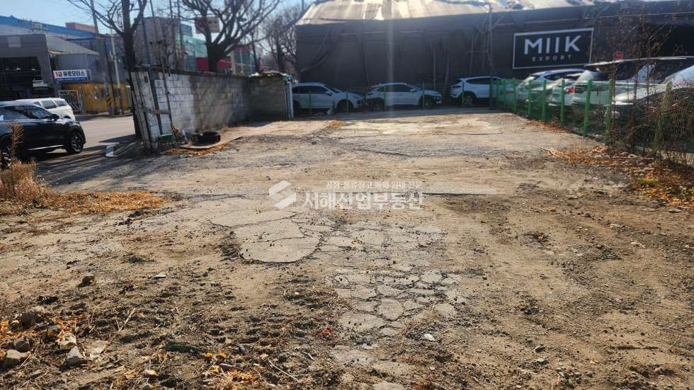 인천 서해구 가좌동 4차선 접한 나대지, 바닥 -세멘등, 전기,수도,화장실 유, 즉시입주 월세 매물번호 10519 사진 3