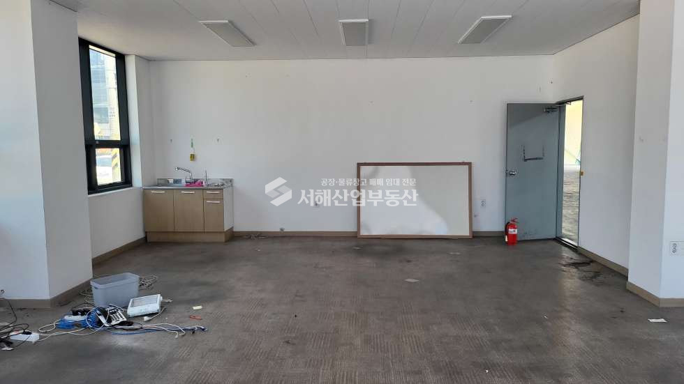 인천 서해구 원창동 A동 원창동 야드 넓은 물류창고, 대지 650평, 창고 176평, 야드 450평, 20m×12m 코너접 매매 매물번호 10190 사진 8