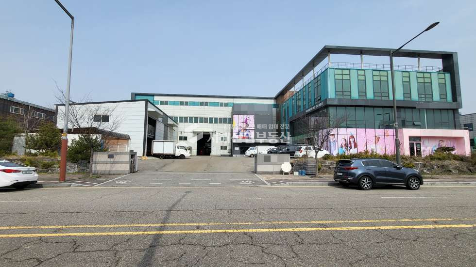 인천 검단구 오류동 가,나동 오류동 아라뱃길 공장 및 물류창고, 북청라ic 인접, 대지 965평, 건물 1266평(가동+나동), 현 임대중(26.03월만기) 매매 매물번호 10203 사진 1
