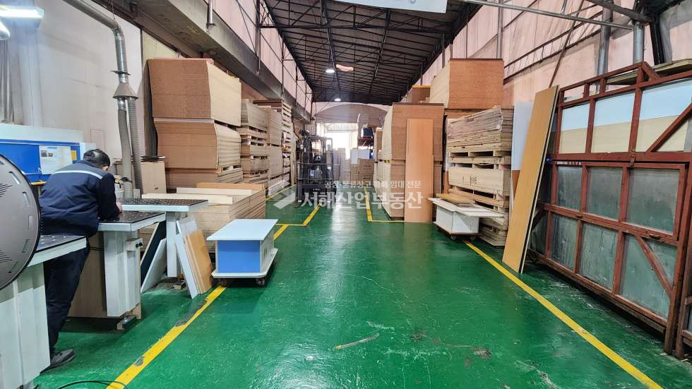 인천 서해구 가좌동 사용면적이 넓은 공장 및 창고 대지498평, 건물267평+천막265평 월세 매물번호 10565 사진 3