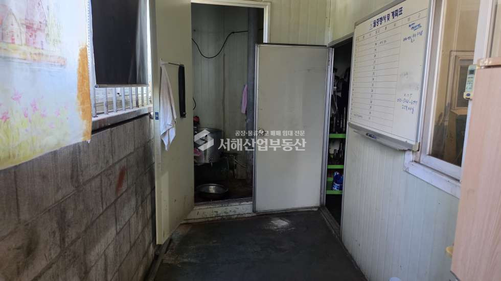 인천 서해구 경서동 1동 3톤HO-2 대, 1층100평, 동력100kw, 컨테이너사무실, 4차선도로접, 공장 및 창고 월세 매물번호 10612 사진 3