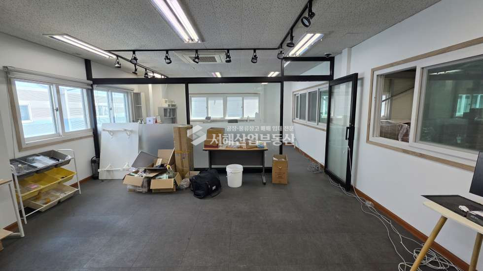 인천 서해구 석남동 2동 실사잔참조, 창고, 1층83평, 2층19평, 층고8m, 사무실에어컨 월세 매물번호 10622 사진 7