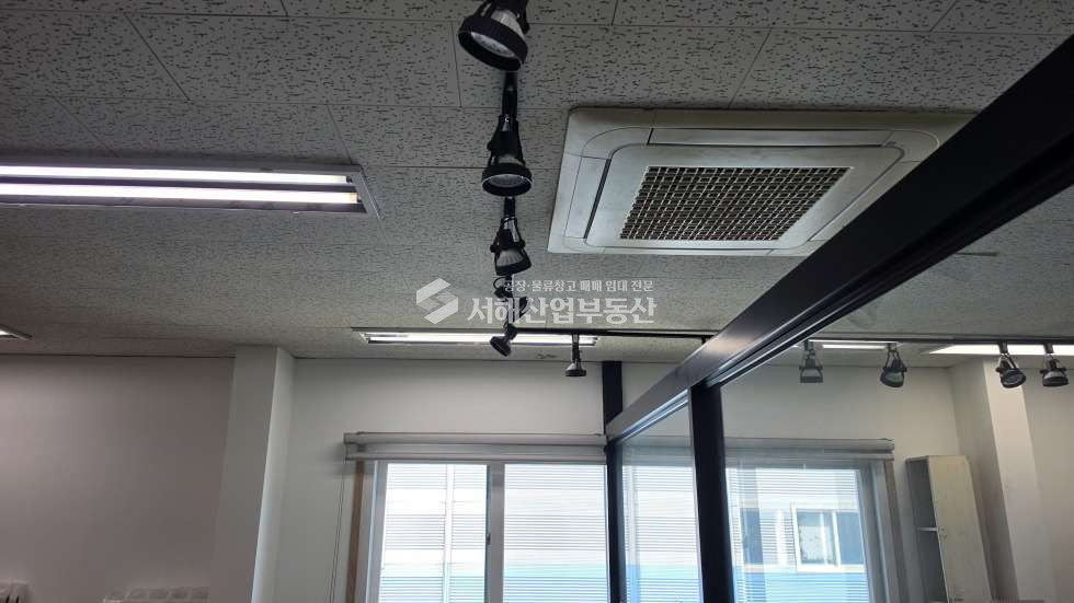 인천 서해구 석남동 2동 실사잔참조, 창고, 1층83평, 2층19평, 층고8m, 사무실에어컨 월세 매물번호 10622 사진 8