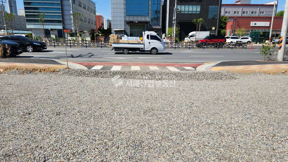 인천 서해구 원창동 나대지, 256평, 4차선도로접, 바닥잡석, 즉시입주, 업종제한 없음 월세 매물번호 10620 사진 3