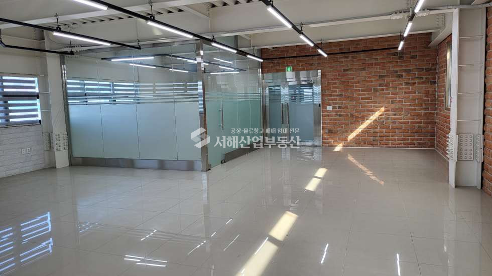 인천 서해구 석남동 B동 전용물류창고 1층247평, 사무실40평, 층고11m, 넓은야드, 40피트컨테이너 월세 매물번호 10439 사진 8